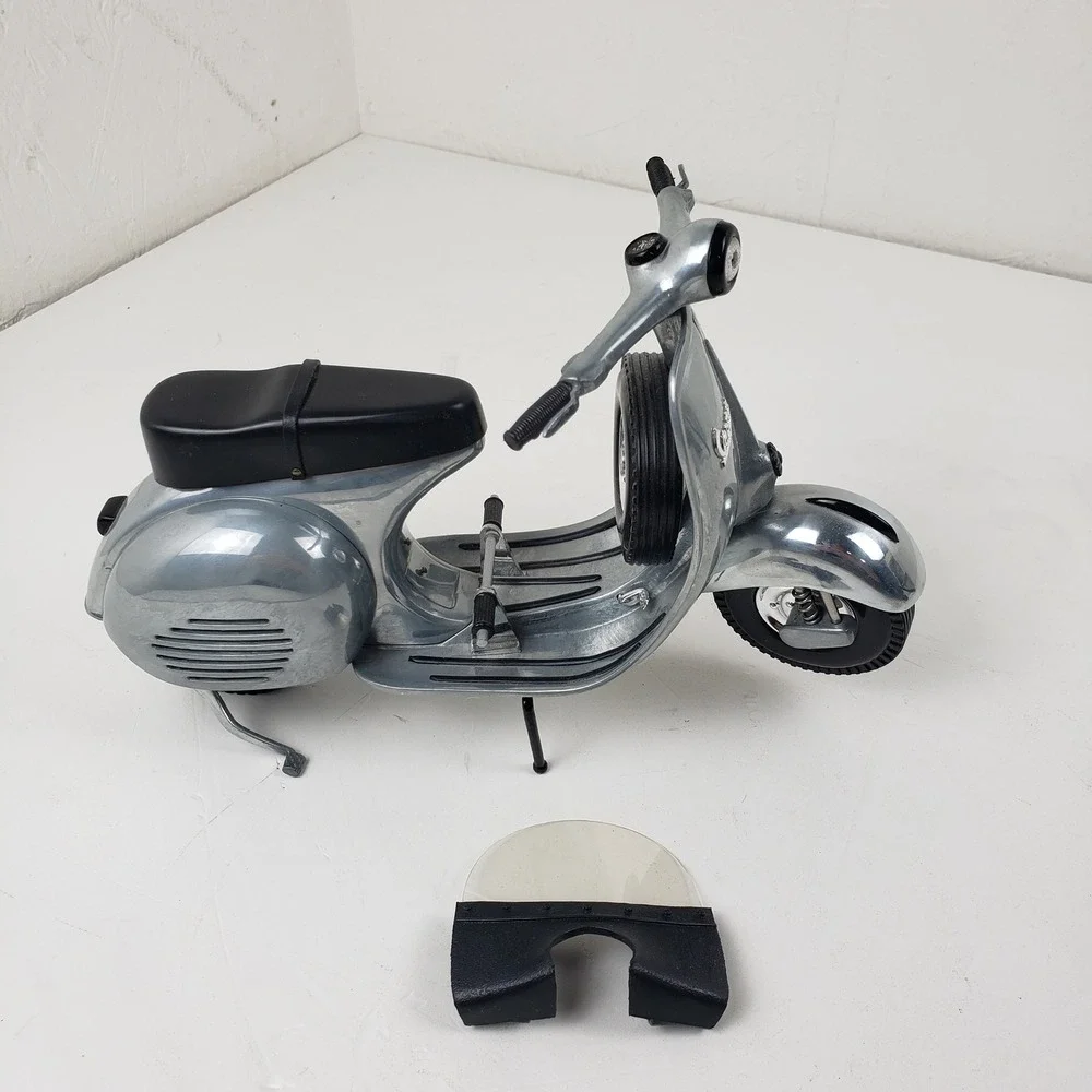 NewRay Vespa 150 GS 1:12 Scale Silver Diecast Toy Scooter Motorcycle Model 57863